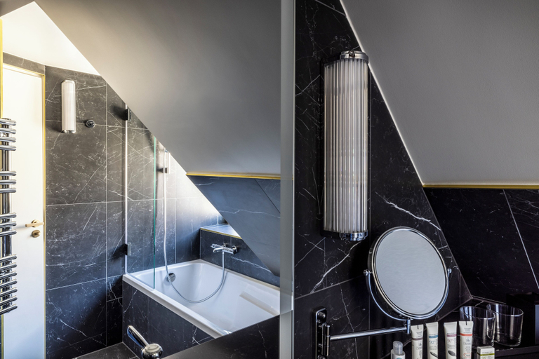 Bathroom 3, Hôtel Louis II, Paris