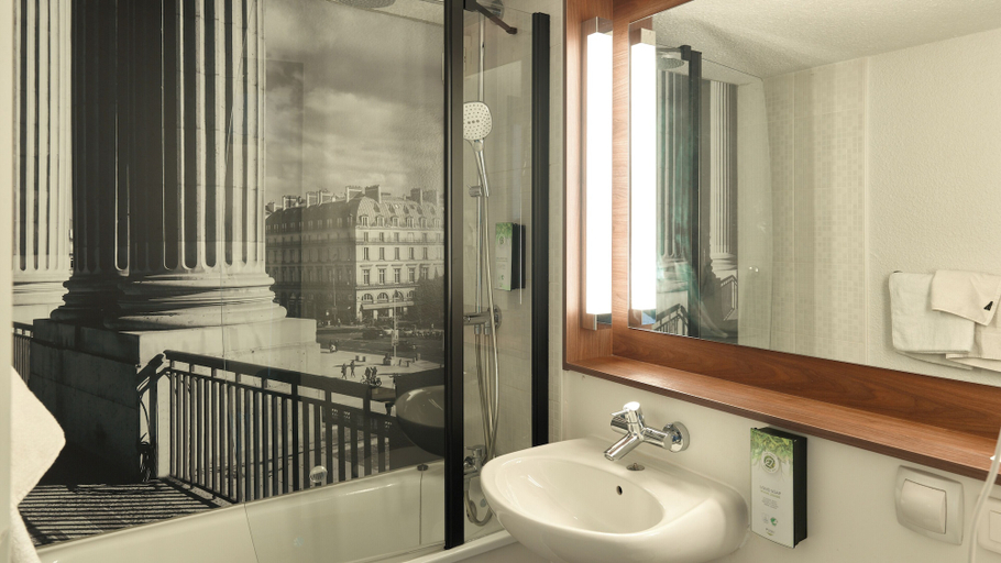 Bathroom 4, Campanile NATURE - Lille Wasquehal, Nord