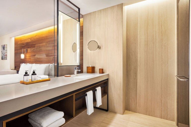 Bathroom 4, Hilton Cancun, an All-Inclusive Resort, Benito Juárez