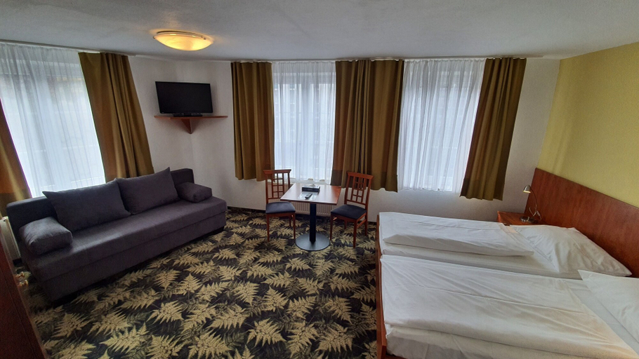 Bedroom 3, Hotel Der Tannenbaum, München