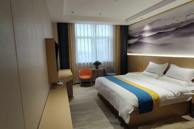 Bedroom 3, Royal Dragon Airport Hotel, Xianyang