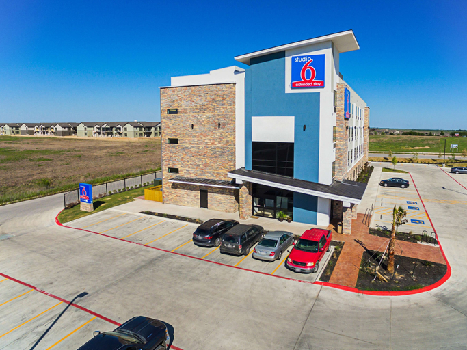Public Area 5, Studio 6 Buda, TX, Hays