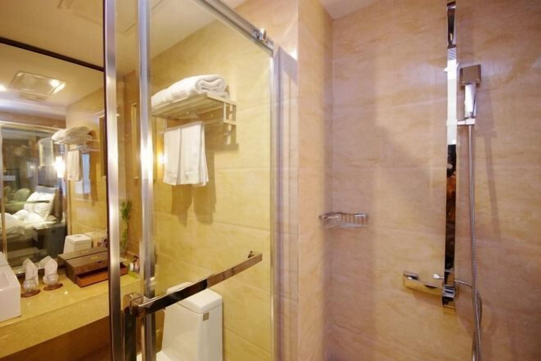 Bathroom 4, Kailisi Army for the Hotel, Zunyi