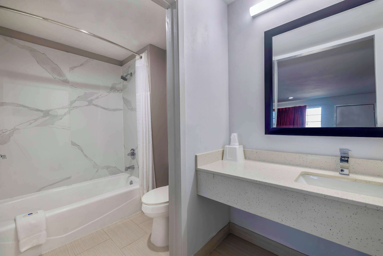 Bathroom 4, Motel 6 Lake Charles, LA, Calcasieu