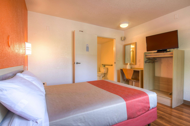 Bedroom 3, Motel 6 San Ysidro, CA - San Diego - Border, San Diego