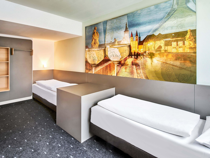 Bedroom 4, B&B HOTEL Würzburg-City, Würzburg