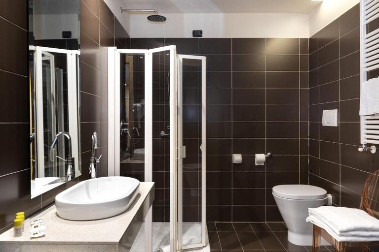 Bathroom 4, B&B Hotel Malpensa Lago Maggiore, Varese