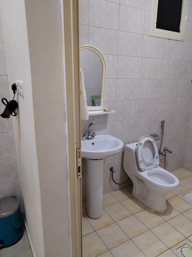 Bathroom, Al Eairy Serviced Apartments Company 3