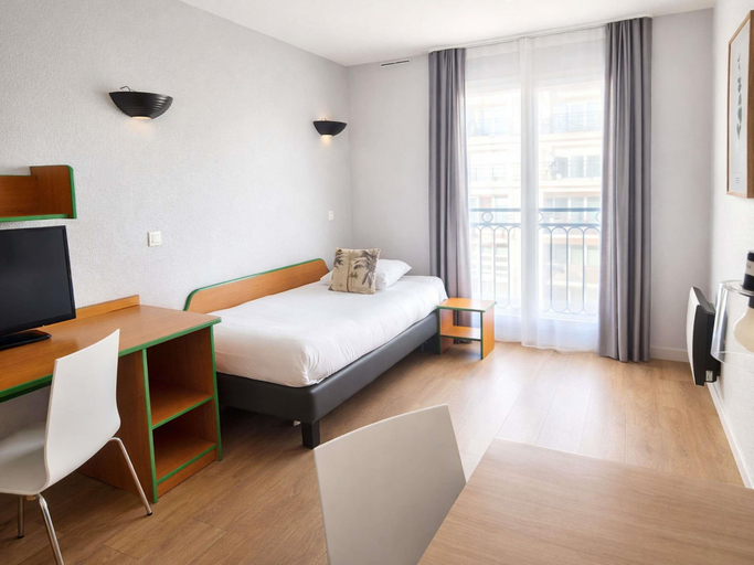 Bedroom 3, Aparthotel Adagio Access Paris Maisons-Alfort, Val-de-Marne