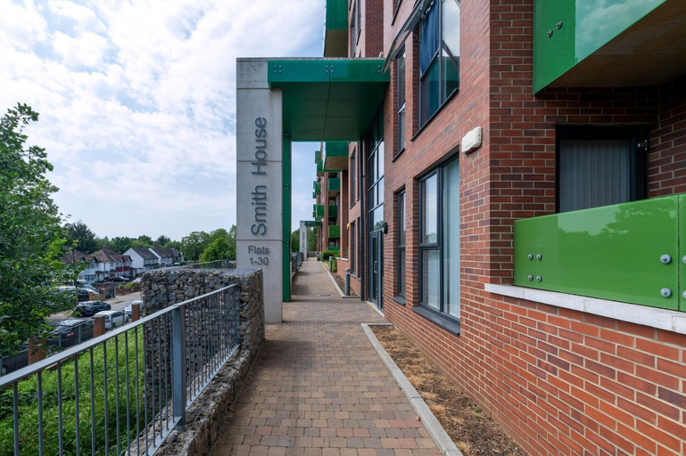 Exterior & Views 2, Gorgeous Wembley Flat, London