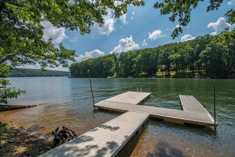 Others 5, Lake Dreaming by Taylor Made Deep Creek, Garrett