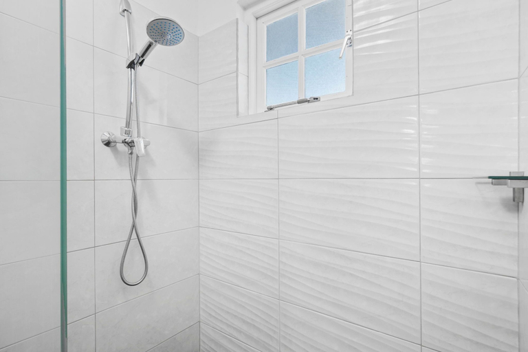 Bathroom 4, Pool Villajacuzzifree Utilities3min/palm Beach