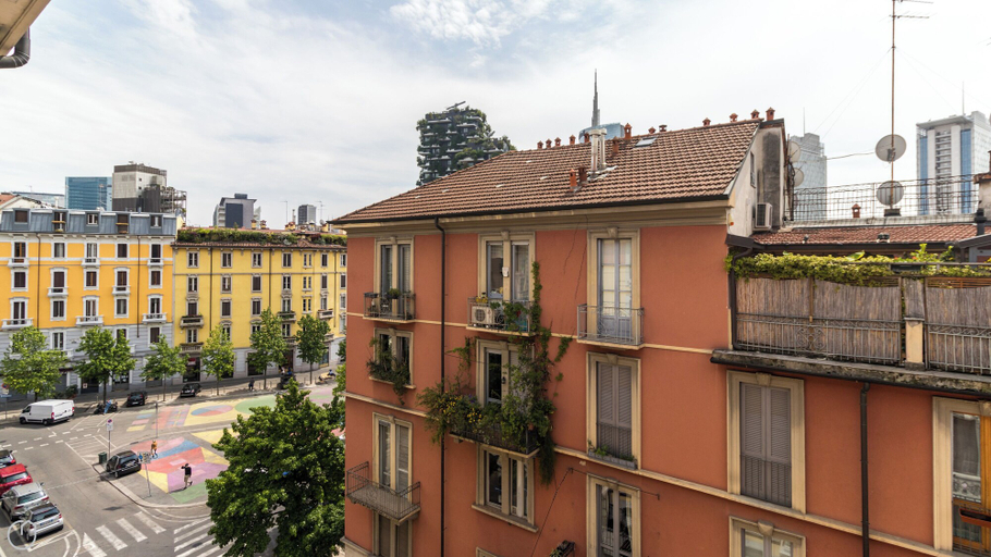 Others 5, Italianway - Borsieri 25 A, Milano