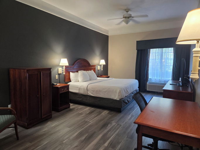 Bedroom 4, Stay Well Inn & Suites, Lee
