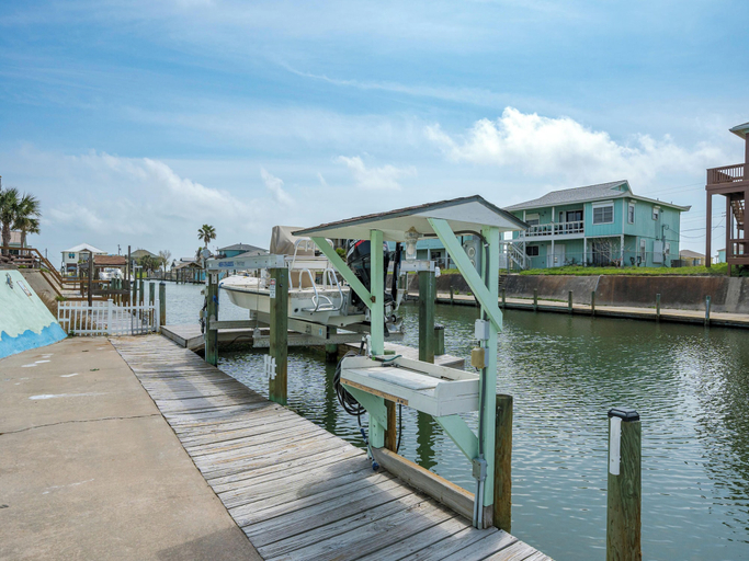 Sport & Beauty 4, Pelican Cove by Miss Kitty’s, Aransas