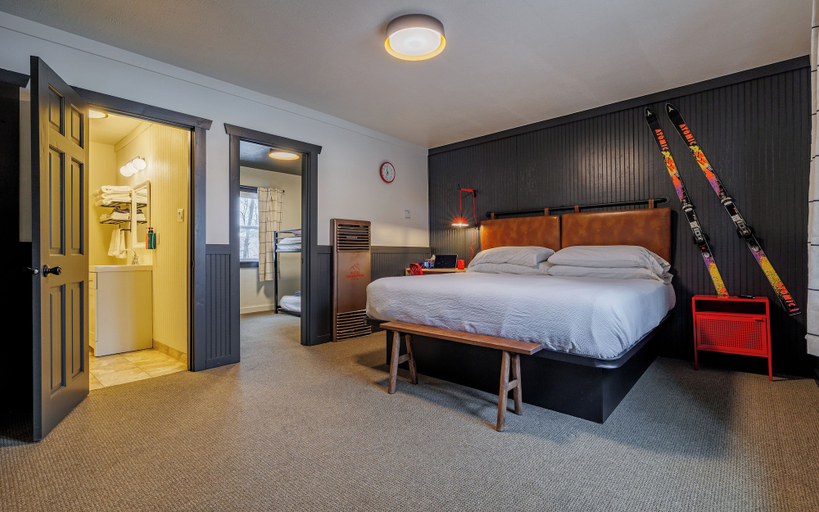 Bedroom 3, Hotel Expedition, Carbon