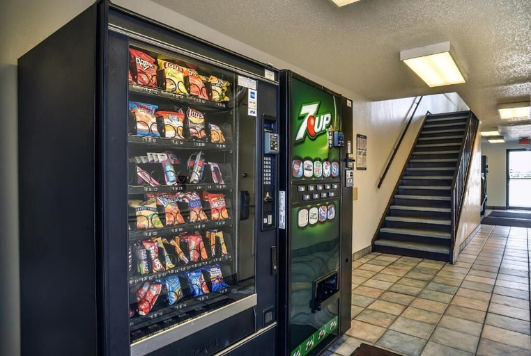 Food & Drinks 5, Motel 6 Saint Joseph, MO, Buchanan