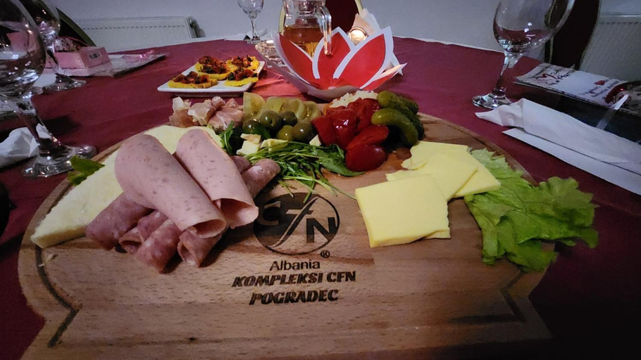 Food & Drinks 4, Kompleksi CFN, Pogradecit