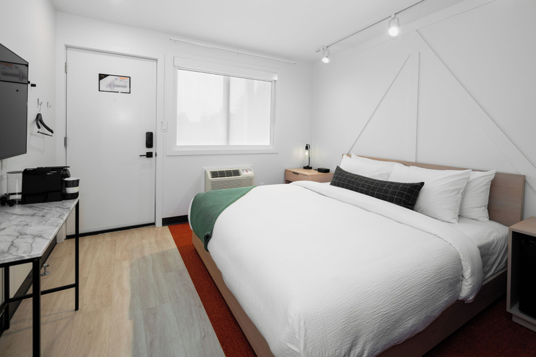Bedroom 3, Gravity Haus Revelstoke, Columbia-Shuswap