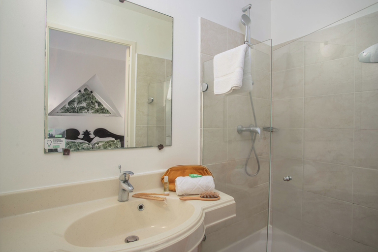 Bathroom 4, Village St Luce Pierre & Vacances, Basse-Pointe
