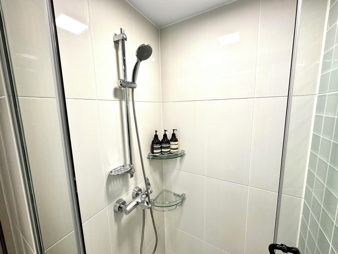 Bathroom 3, The November Stay In Landmark, Yeonsu