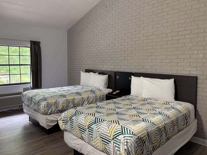 Bedroom 2, Studio 6 Tallahassee, FL – North Monroe, Leon