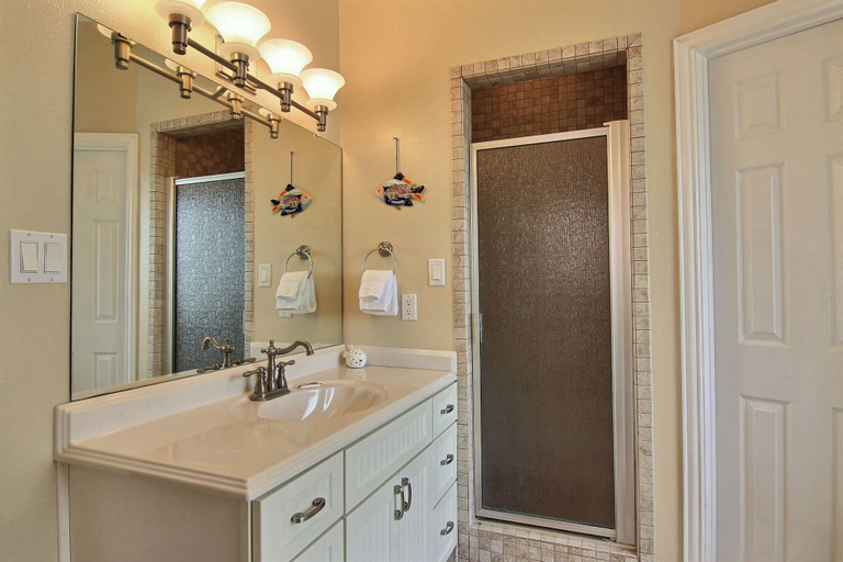 Bathroom 3, Coconut Charlie's by Silver Sands Vacation Rentals, Nueces