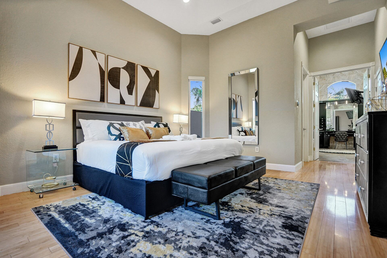 Bedroom 2, Lavish 8 Br Estate with Pool & Courts, Broward