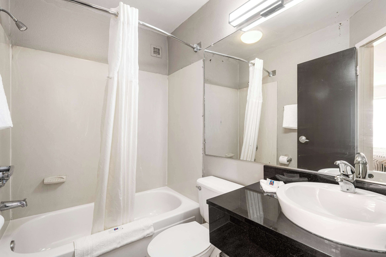 Bathroom 5, Motel 6 Augusta, GA, Richmond