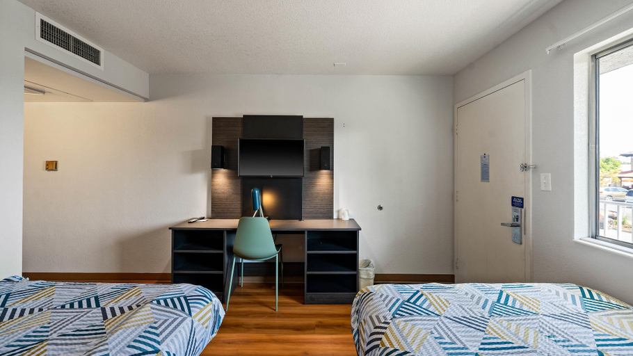 Bedroom 2, Motel 6 Kalispell, MT, Flathead