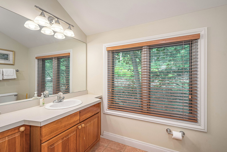 Bathroom 1, Sunset Pointe by Taylor Made Deep Creek, Garrett