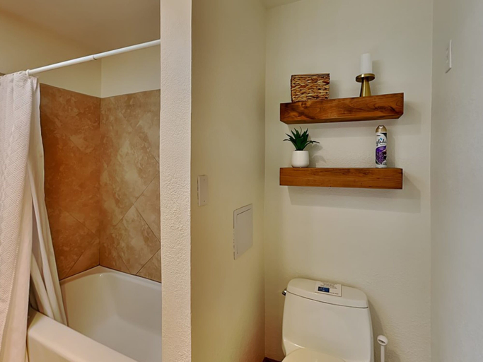 Bathroom 4, The Crow's Nest by Ruidoso Vacation Rentals, Lincoln