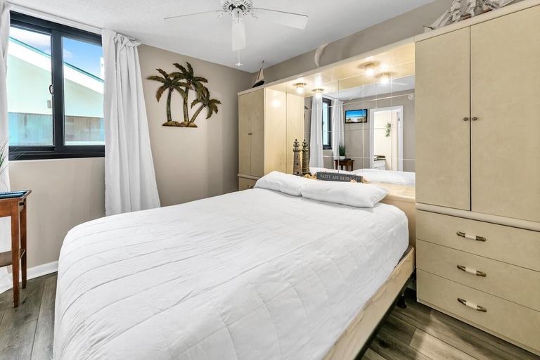 Bedroom 2, Sunbird 211e, Bay