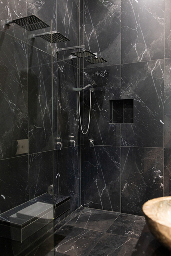 Bathroom 4, Jodhai Bai Retreat, Tweed Heads