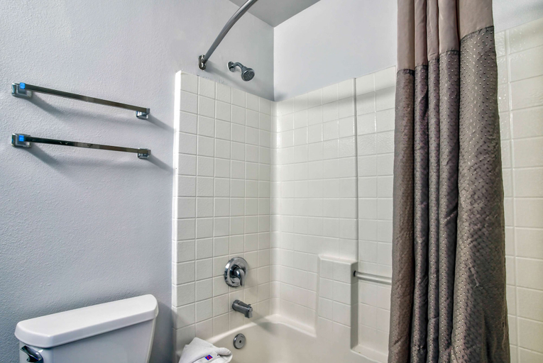 Bathroom 4, Motel 6 Hesperia, CA - West Main Street I-15, San Bernardino