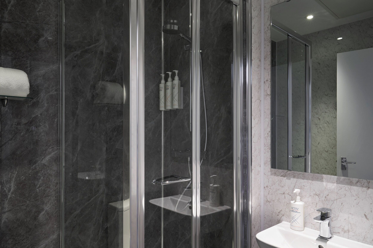 Bathroom 3, Four Points Flex by Sheraton Edinburgh, Edinburgh