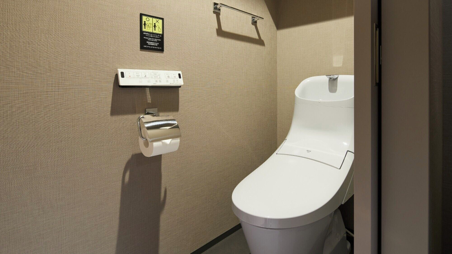 Bathroom 5, Minn Ueno, Taitō