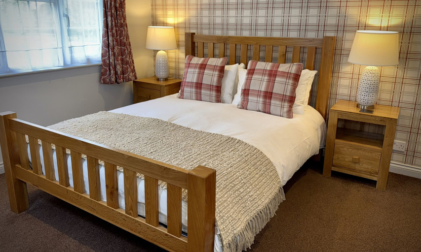 Bedroom 2, Sibton White Horse Inn, Suffolk