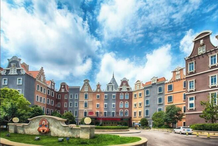 Exterior & Views 2, Xuzhou Amusement Land Resort Hotel, Xuzhou