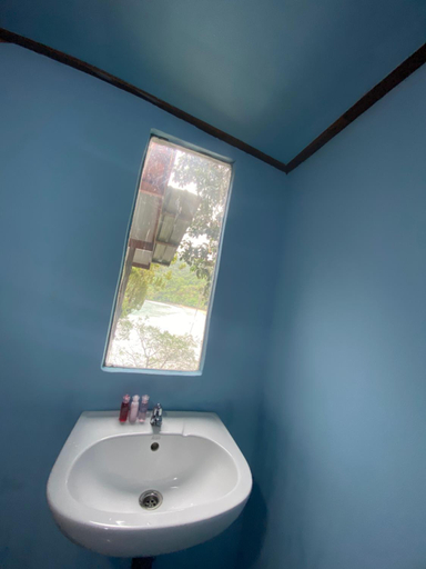 Bathroom 4, KoyAo Bungalows, Kantrang