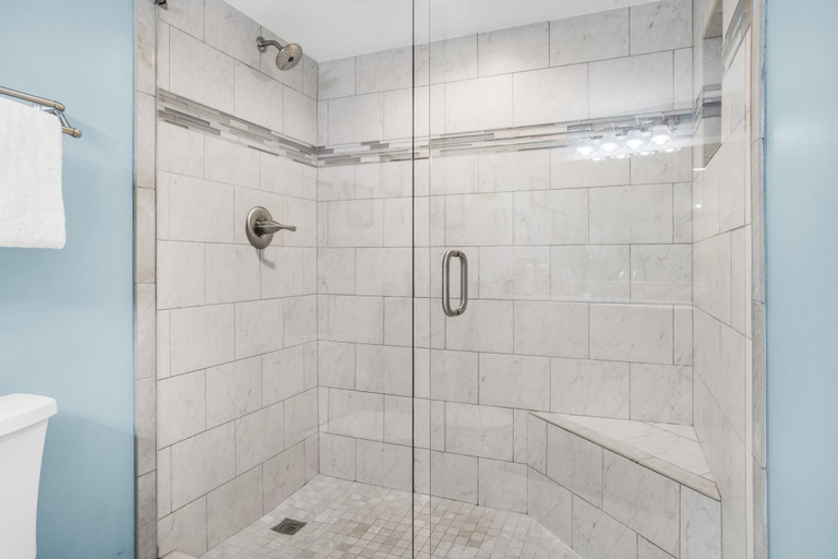 Bathroom 3, Aquavista 404w, Bay