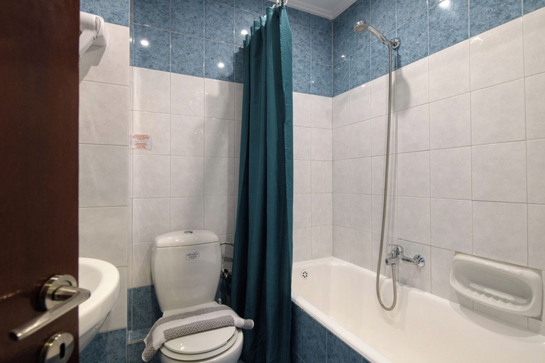 Bathroom 5, Kaiser Bridge, Ionian Islands