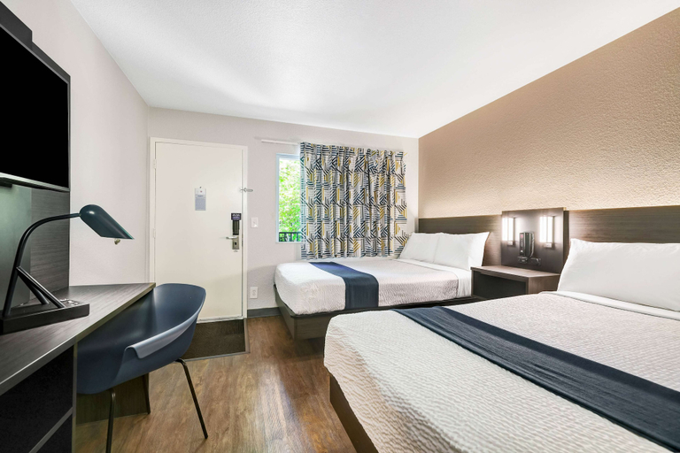 Bedroom 3, Motel 6 Seattle East Issaquah, King