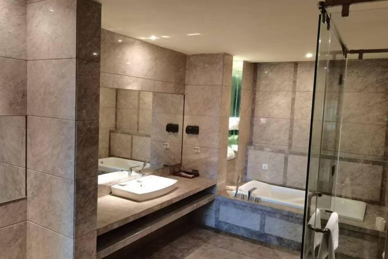 Bathroom 4, Xinhao Business Hotel, Yichun