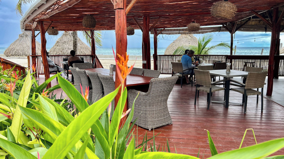 Food & Drinks 4, Mata Rocks Resort
