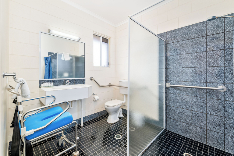 Bathroom 3, Mildura Riverview Motel, Wentworth