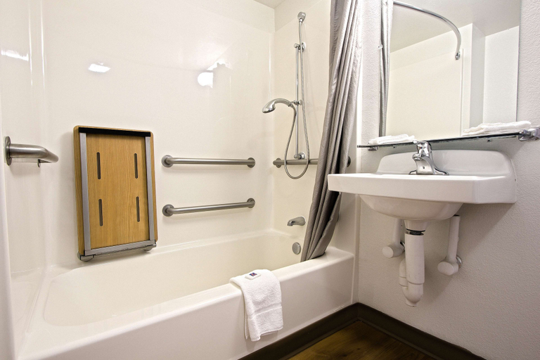 Bathroom 4, Motel 6 East Brunswick, Middlesex