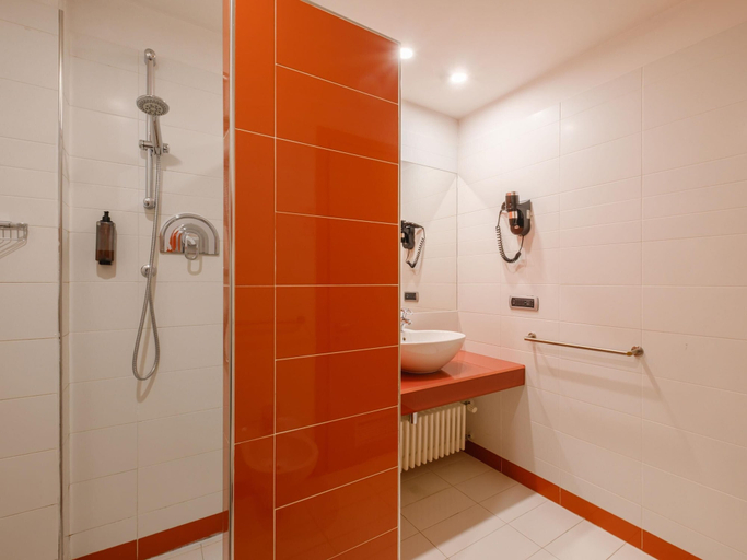 Bathroom 4, B&B HOTEL Remilia, Reggio Nell'Emilia