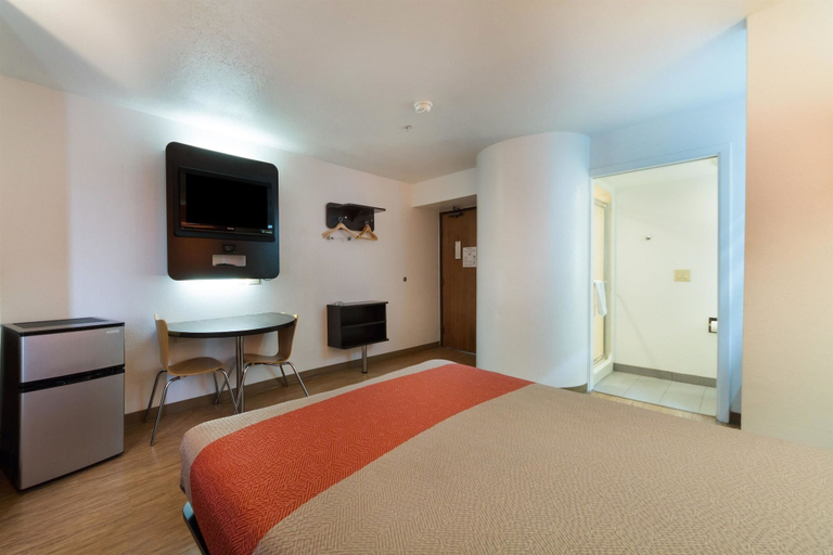 Bedroom 3, Motel 6 Dallas, TX - Northeast, Dallas