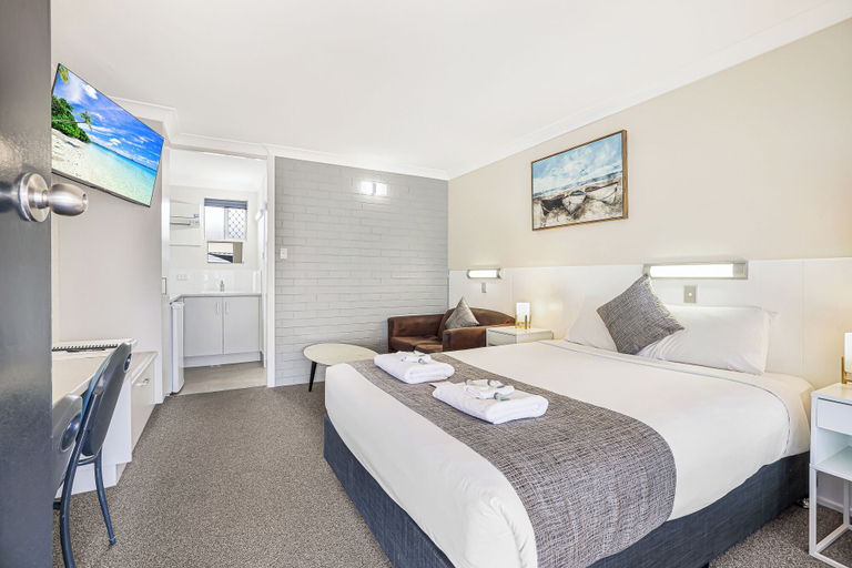 Bedroom 4, Acacia Motor Inn, Bundaberg